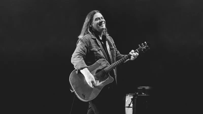 Alan Doyle with The East Pointers