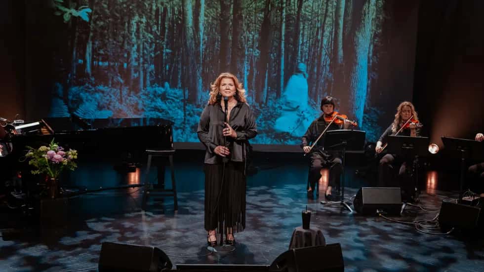 Marina Orsini: performing her debut album Reconstruire les saisons