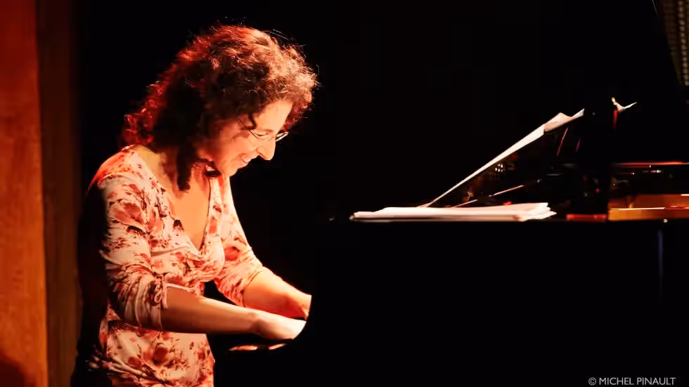 Marianne Trudel: plays Antônio Carlos Jobim