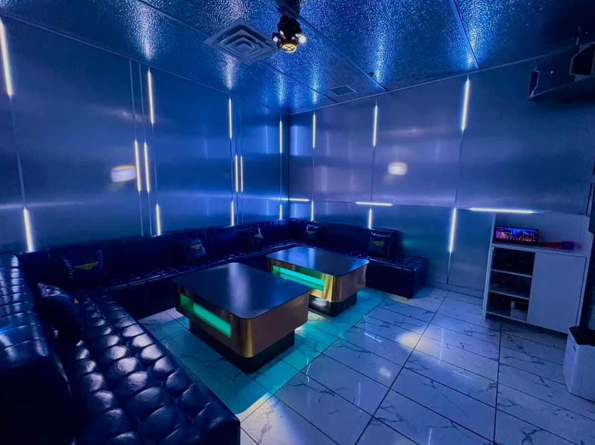 1383 Karaoke Bar & KTV