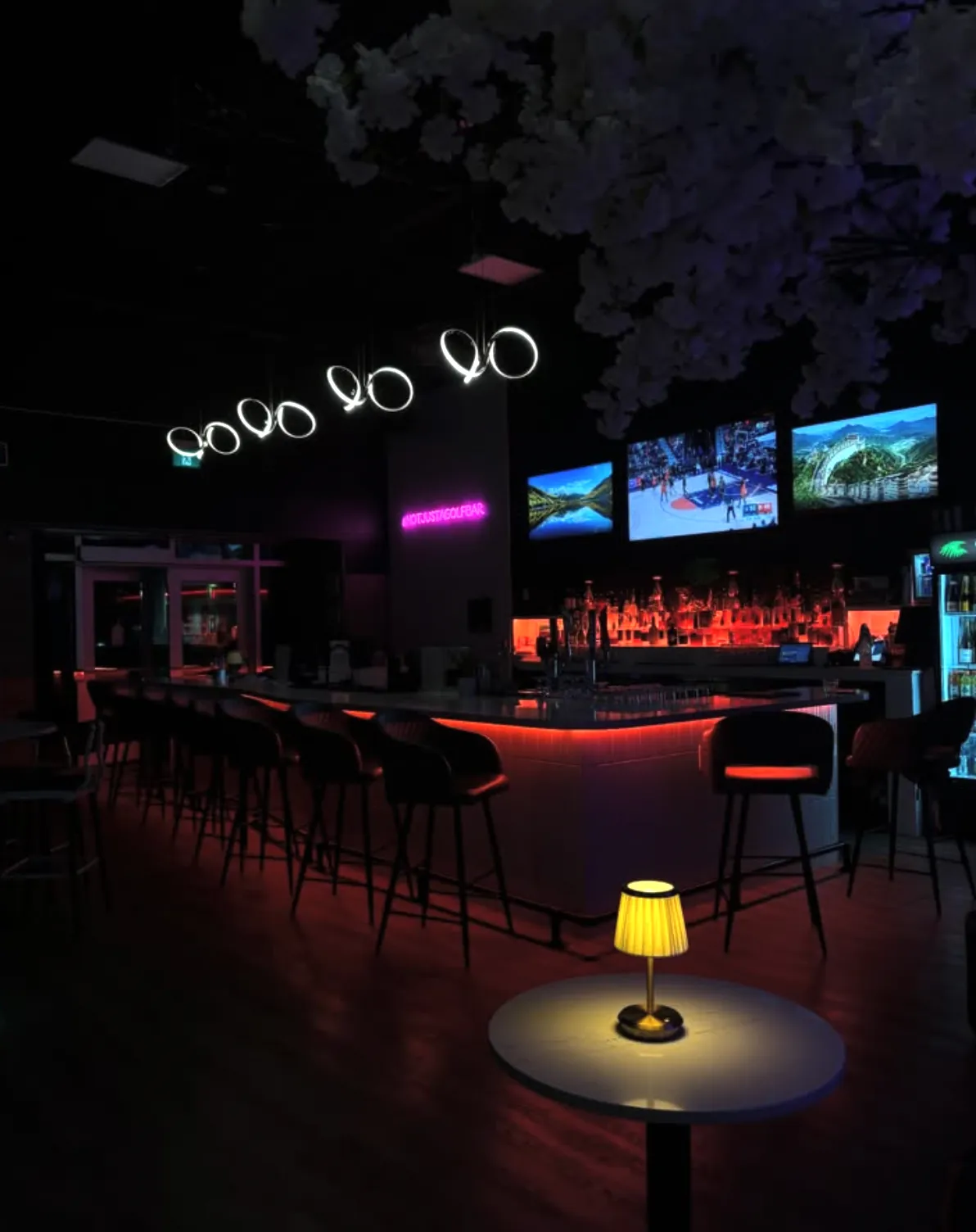 Condor Lounge & Golf Bar