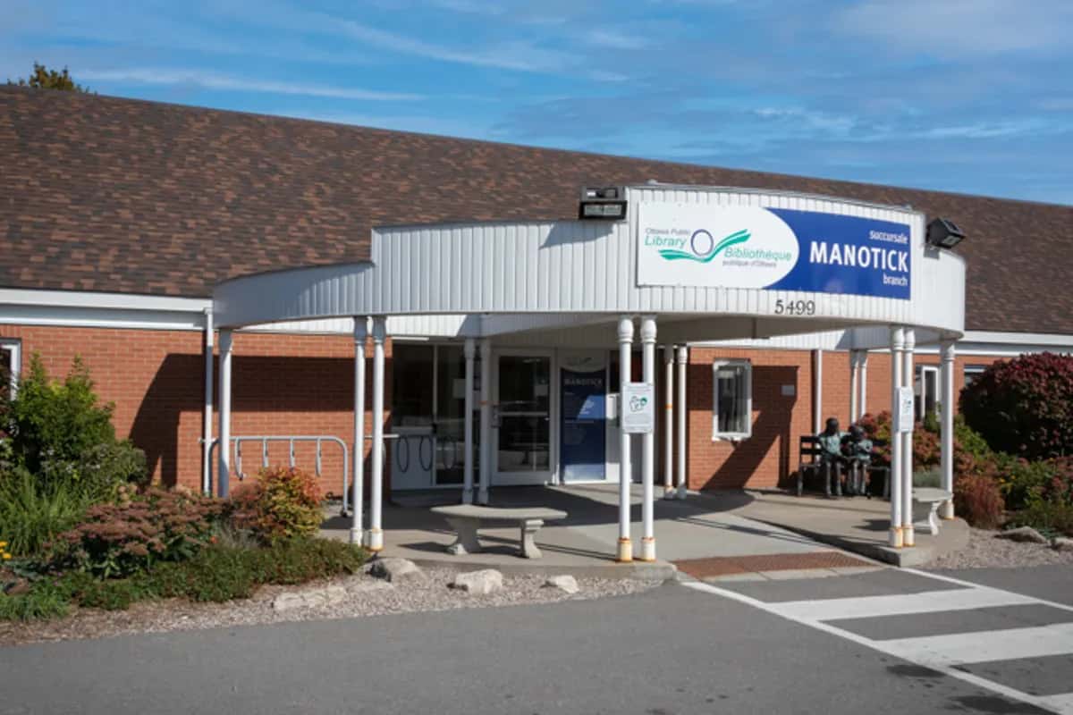 Ottawa Public Library — Manotick