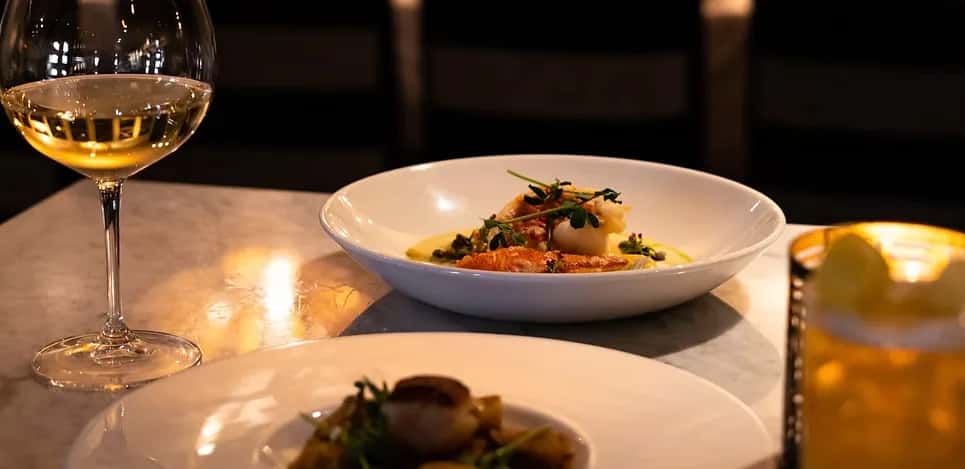 Restaurant e18hteen
