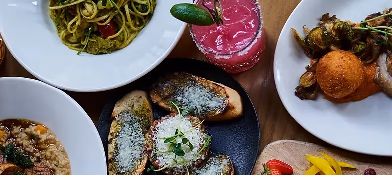 SOCIAL Restaurant + Lounge