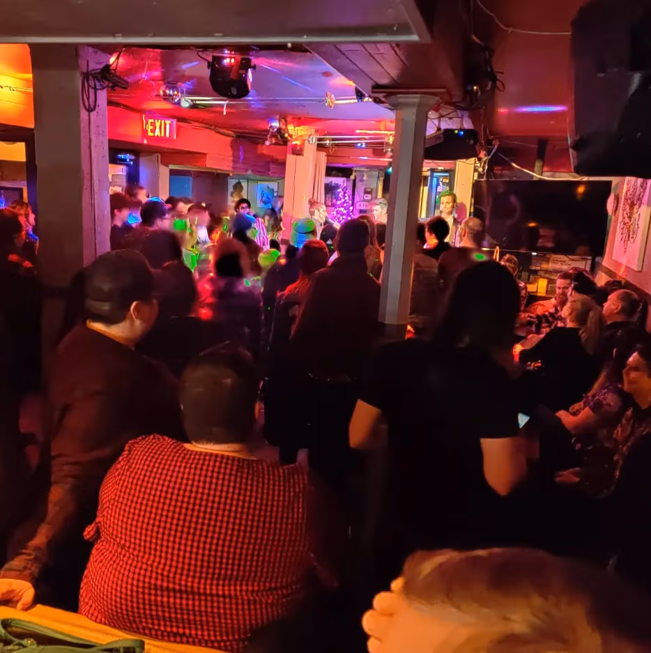 Swizzles Bar & Grill