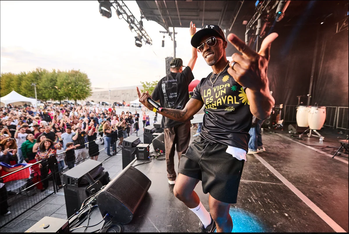 Live performer on stage at the Latin Sparks Festival