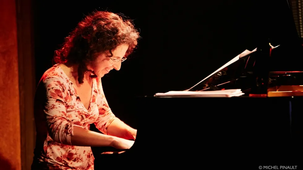 Marianne Trudel: plays Antônio Carlos Jobim