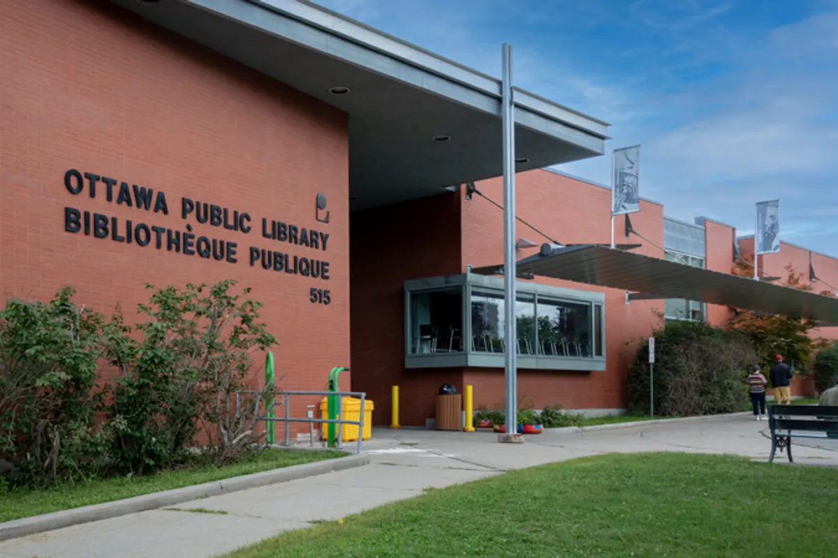 Ottawa Public Library — St-Laurent